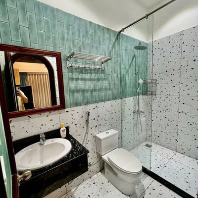 Vermietung einer neuen Luxuswohnung mit 2 Schlafzimmern, im Stadtteil Ngu Hanh Son, Da Nang, Vietnam